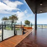 Premium Albert Park Grand Prix Apartment By Ready Set Host